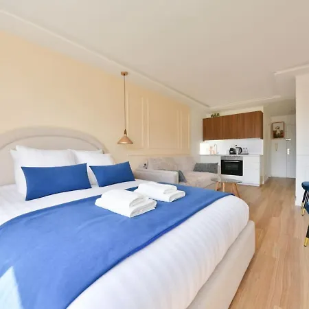 Apartment Modern With Balcony Near The Eiffel Tower