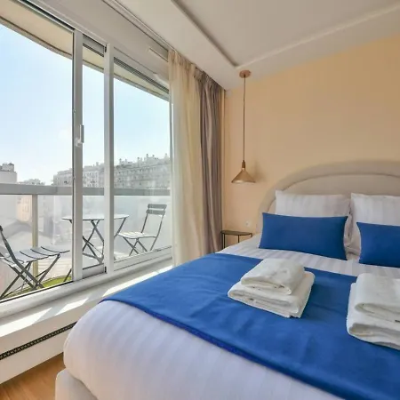 Modern With Balcony Near The Eiffel Tower דירה פריז